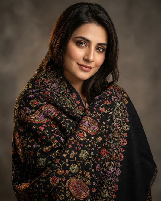 Kaniwool Black Sanayas Shawl